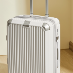 New women's luggage suitcase, ultra-light and compact travel case.