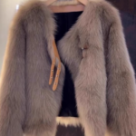 Fur-coated one-piece women's 2025 new winter chic style